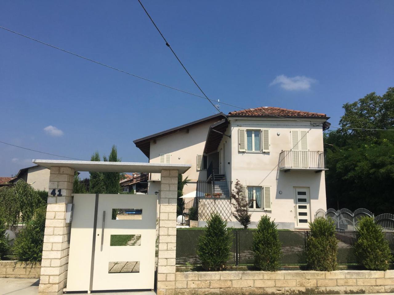 Home Holiday "Da Mamma" Alba  Exterior photo