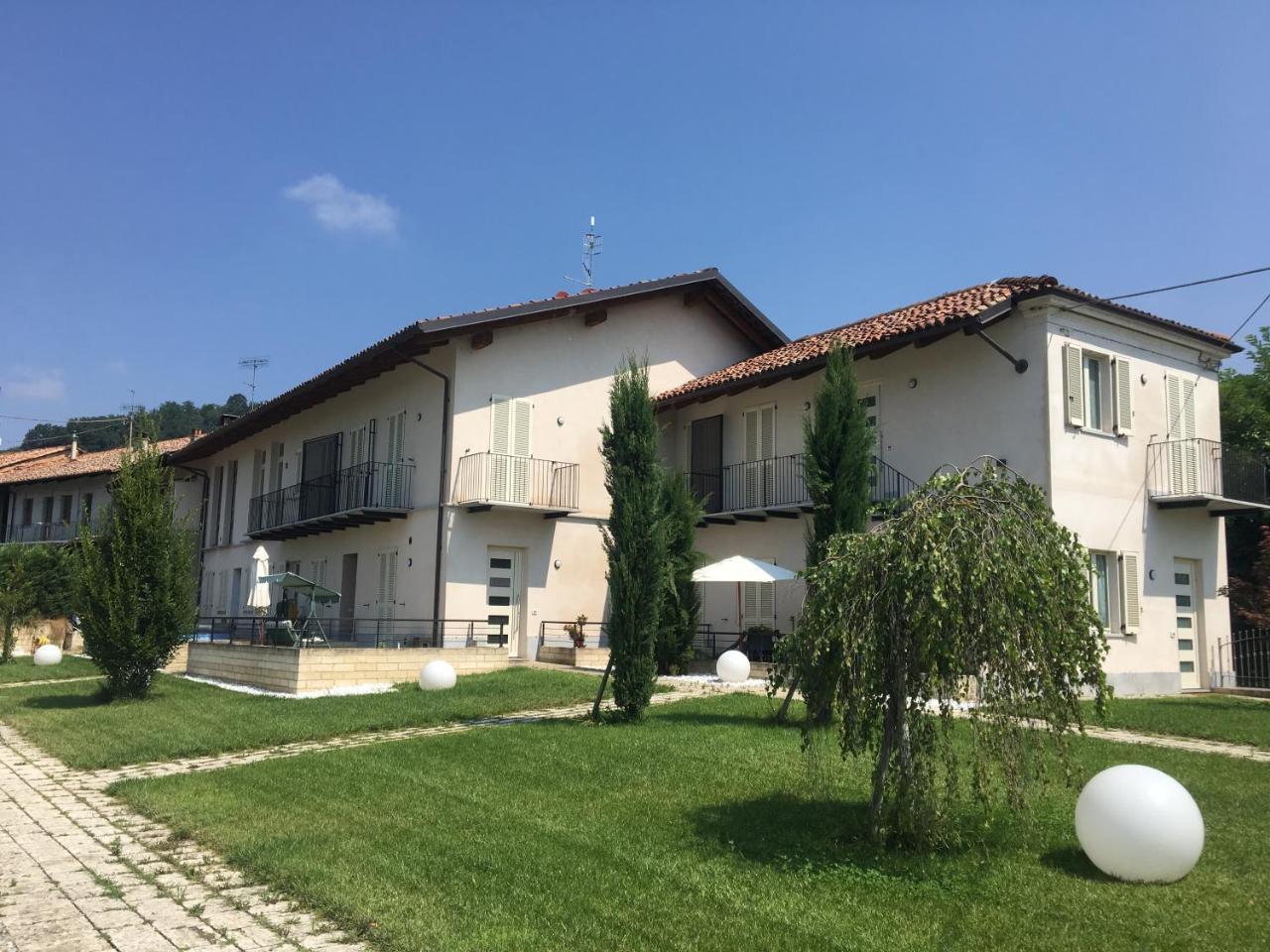 Home Holiday "Da Mamma" Alba  Exterior photo